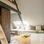 Διαμέρισμα Charming Attic Retreat In Historic Center *