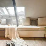 Charming Attic Retreat In Historic Center