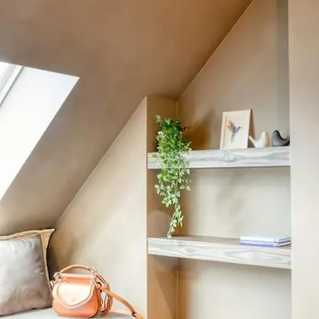 Apartment Charming Attic Retreat In Historic Center *