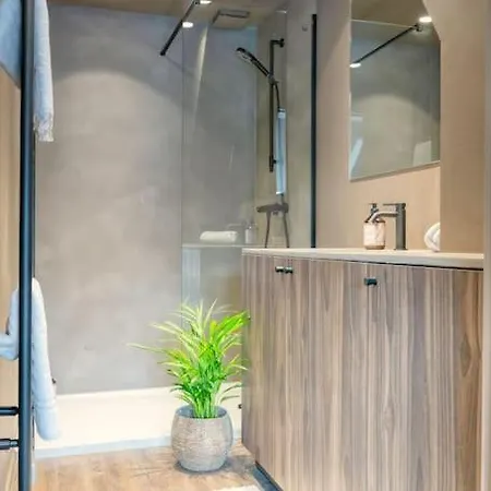 Apartment Charming Attic Retreat In Historic Center