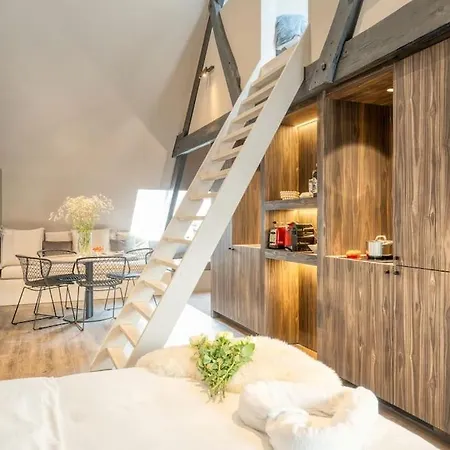 Charming Attic Retreat In Historic Center * Ghent