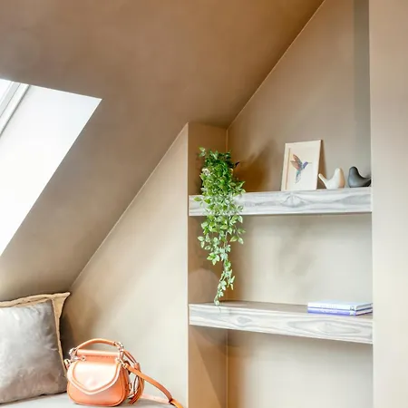 Charming Attic Retreat In Historic Center *