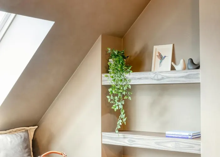 Charming Attic Retreat In Historic Center *