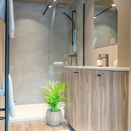 Apartment Charming Attic Retreat In Historic Center *